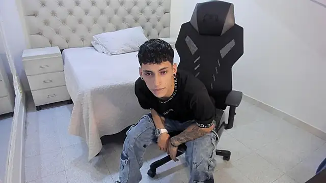 JhoanLeandro online show from January 6, 5:44 am