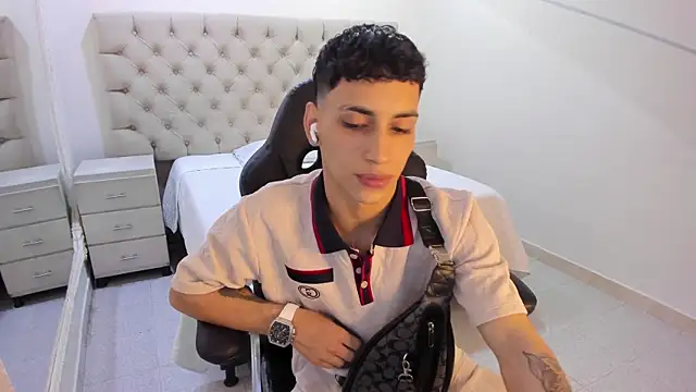 JhoanLeandro online show from January 10, 4:25 am