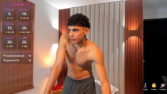 Snapshot of Justin_mack chatting on February 25, 5:47 pm Justin mack online show from February 25, 5:47 pm
