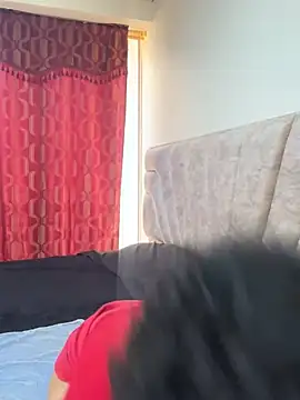 Snapshot of leahaltomm chatting on February 6, 1:32 pm leahaltomm online show from February 6, 1:32 pm