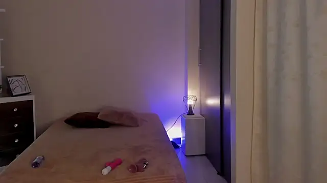 Snapshot of leahaltomm chatting on March 15, 11:28 pm leahaltomm online show from March 15, 11:28 pm