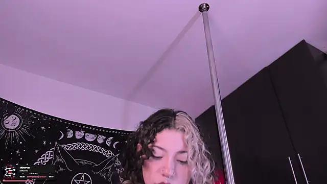 Snapshot of hazellwitch chatting on September 10, 5:02 pm hazellwitch online show from September 10, 5:02 pm