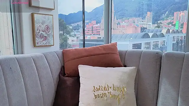 Daphne chers online show from February 3, 7:52 pm