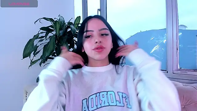 Daphne chers online show from March 27, 12:05 pm