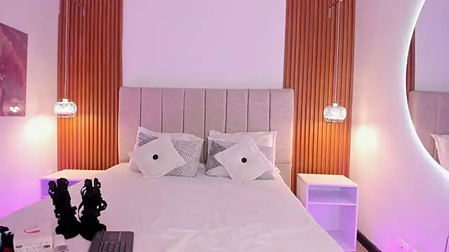 khloe-sweet online show from February 12, 12:22 pm