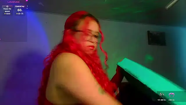 Snapshot of EstefyTabbo chatting on April 28, 5:07 pm EstefyTabbo online show from April 28, 5:07 pm