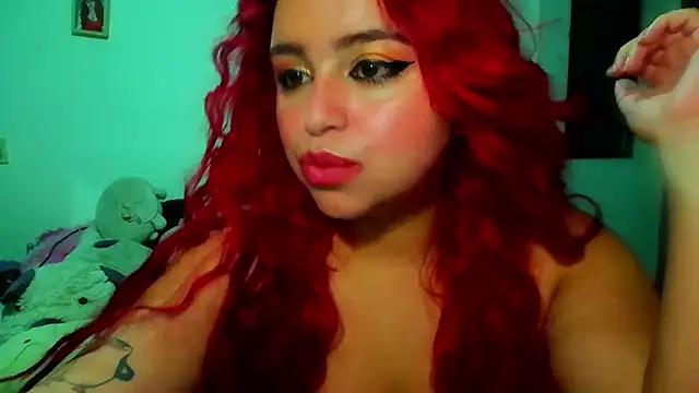 Snapshot of EstefyTabbo chatting on June 6, 10:20 am EstefyTabbo online show from June 6, 10:20 am