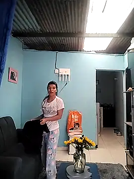 Ariell Kieran online show from April 4, 7:33 pm