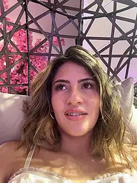 Snapshot of Andrea18_blonde chatting on January 18, 3:16 pm Andrea18 blonde online show from January 18, 3:16 pm