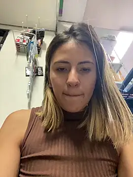 Snapshot of Andrea18_blonde chatting on February 18, 12:06 am Andrea18 blonde online show from February 18, 12:06 am