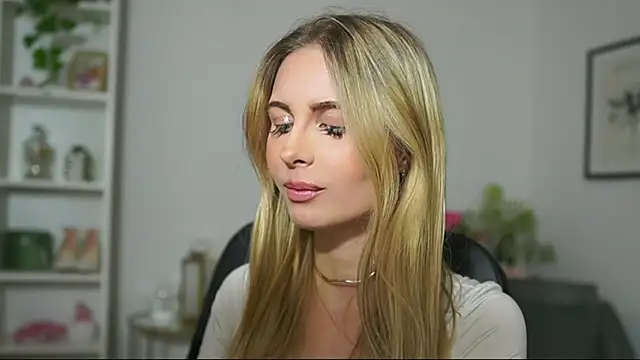 catecrago  online show from March 8, 1:57 pm