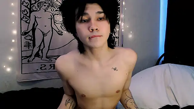 Snapshot of rennnuts chatting on March 15, 8:58 am rennnuts online show from March 15, 8:58 am