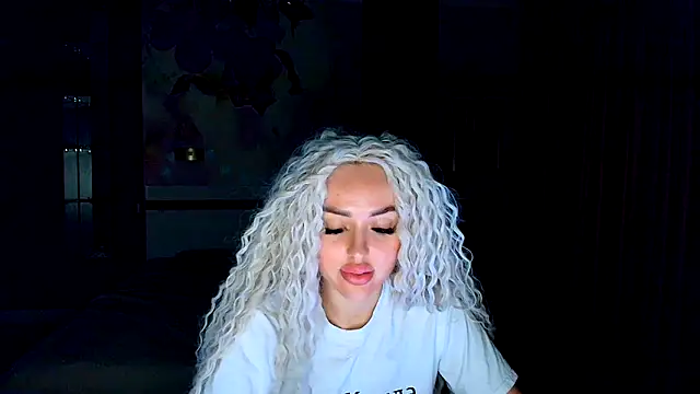 Snapshot of MissisCaty chatting on September 14, 6:29 pm MissisCaty online show from September 14, 6:29 pm