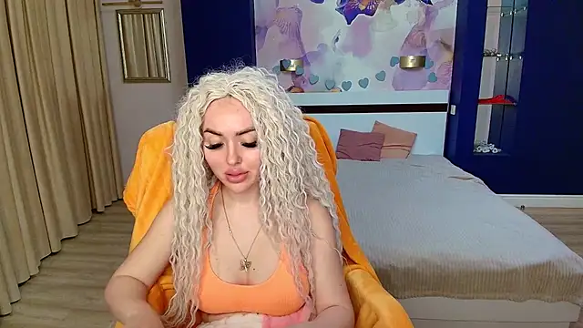 MissisCaty online show from November 4, 7:35 pm