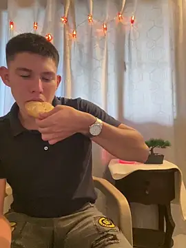 JamesCr  online show from February 11, 11:43 am