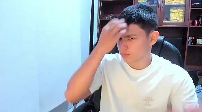 JamesCr  online show from February 22, 9:48 pm