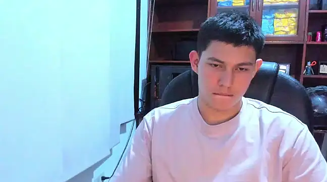 JamesCr  online show from February 27, 10:53 pm