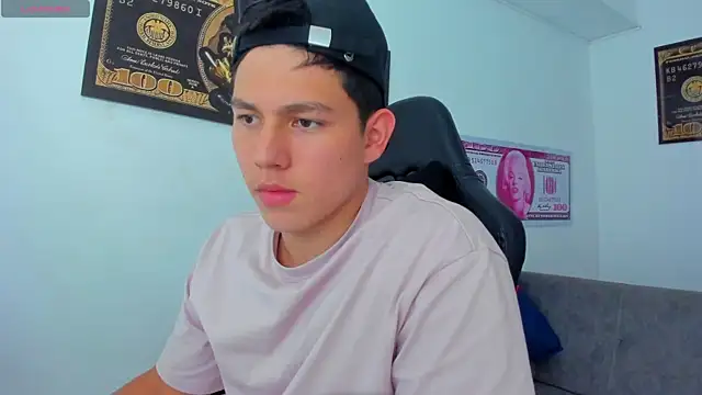 JamesCr  online show from March 15, 10:55 pm