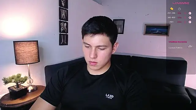 JamesCr  online show from February 8, 12:14 am