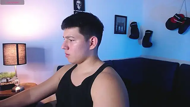 JamesCr  online show from February 26, 11:48 pm