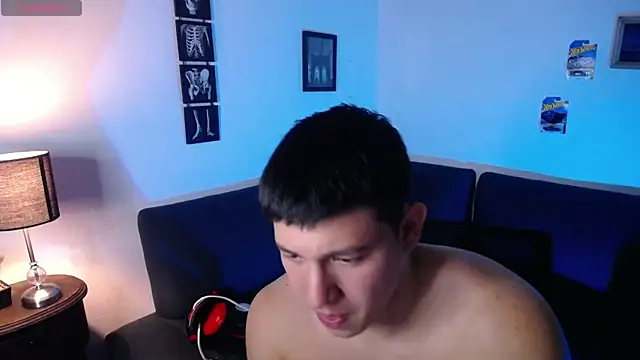 JamesCr  online show from March 2, 11:11 pm