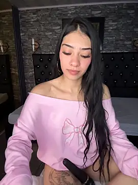 Snapshot of TayylorSexx chatting on April 30, 3:35 am TayylorSexx online show from April 30, 3:35 am
