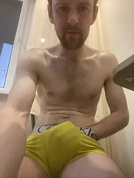 LynnAhNight online show from March 27, 3:12 am