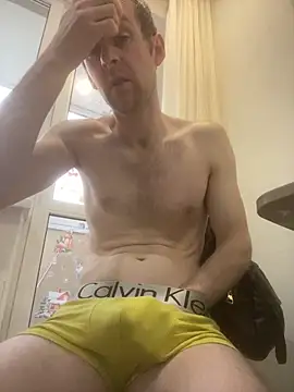 LynnAhNight online show from April 2, 3:48 am