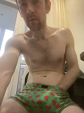 LynnAhNight online show from April 8, 3:28 am