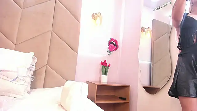 Snapshot of AzunaStar chatting on September 24, 9:18 pm AzunaStar online show from September 24, 9:18 pm