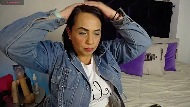 GochitaWild online show from September 8, 8:19 pm