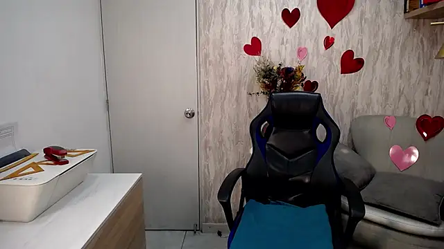 GochitaWild online show from February 14, 8:05 pm