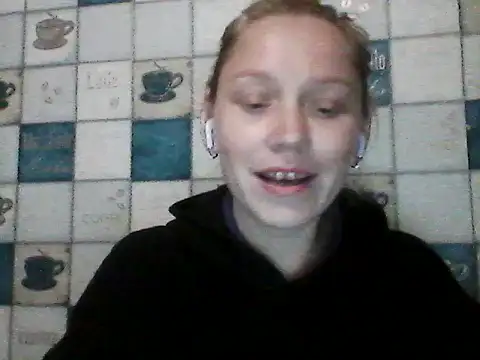 Snapshot of Anna_wey chatting on April 19, 6:54 pm Anna wey online show from April 19, 6:54 pm
