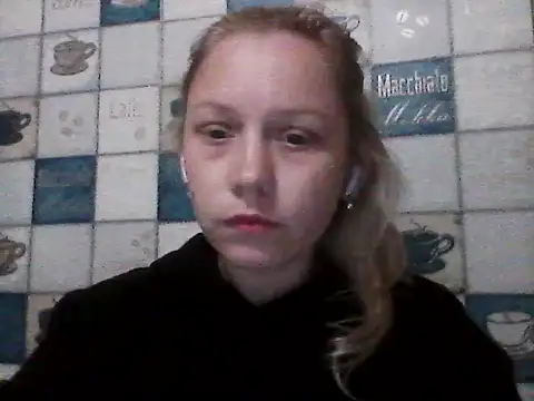 Snapshot of Anna_wey chatting on April 21, 6:01 pm Anna wey online show from April 21, 6:01 pm