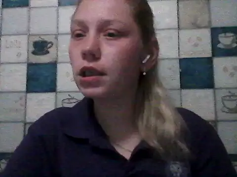 Snapshot of Anna_wey chatting on April 30, 6:14 pm Anna wey online show from April 30, 6:14 pm
