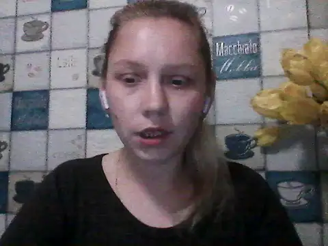 Snapshot of Anna_wey chatting on May 15, 6:59 pm Anna wey online show from May 15, 6:59 pm