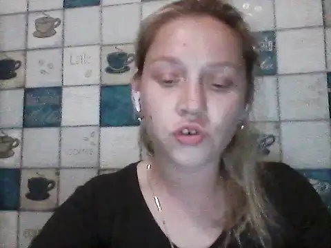 Snapshot of Anna_wey chatting on June 6, 7:29 pm Anna wey online show from June 6, 7:29 pm