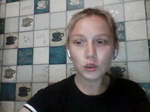 Snapshot of Anna_wey chatting on June 24, 7:13 pm Anna wey online show from June 24, 7:13 pm
