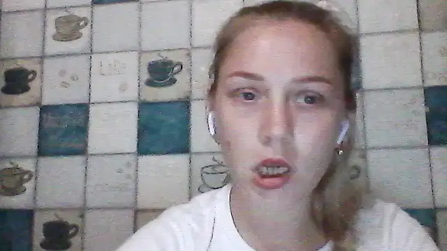 Snapshot of Anna_wey chatting on July 9, 6:45 pm Anna wey online show from July 9, 6:45 pm