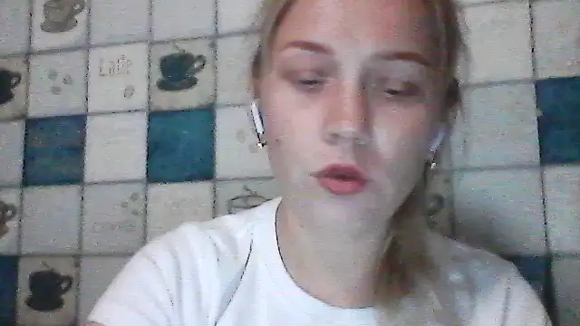 Snapshot of Anna_wey chatting on July 10, 7:05 pm Anna wey online show from July 10, 7:05 pm