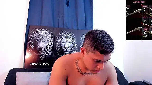 Snapshot of JohanSmith chatting on February 20, 5:40 pm JohanSmith online show from February 20, 5:40 pm