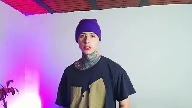 Snapshot of 7_Saturno_7 chatting on February 15, 7:54 pm 7 Saturno 7 online show from February 15, 7:54 pm