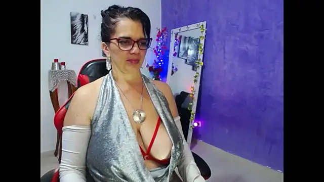 sarasmith3 online show from February 4, 2:39 am