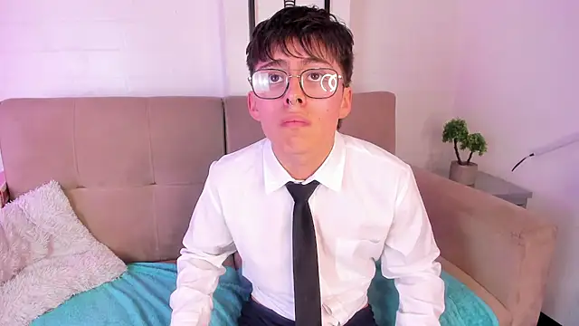 Snapshot of PepperTwink chatting on February 27, 4:10 pm PepperTwink online show from February 27, 4:10 pm