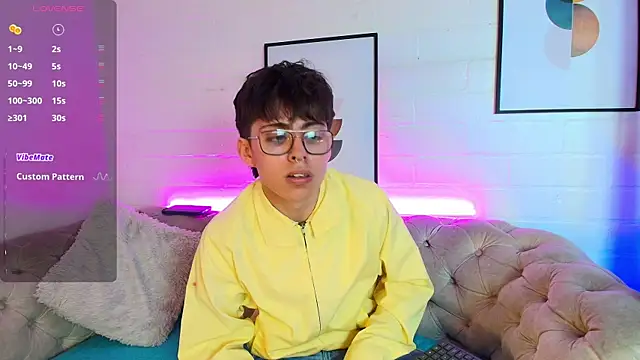 Snapshot of PepperTwink chatting on March 9, 2:21 pm PepperTwink online show from March 9, 2:21 pm