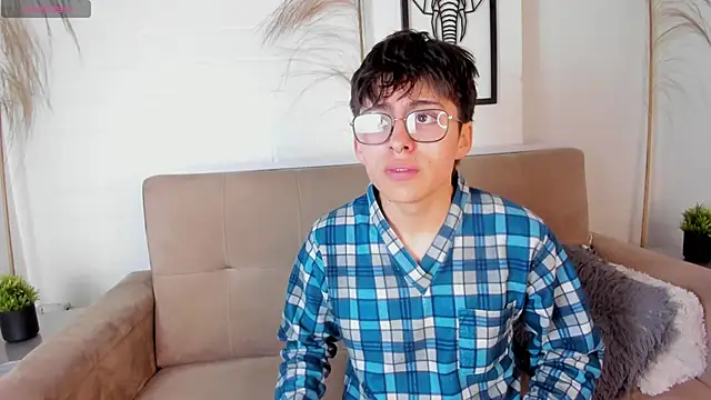 Snapshot of PepperTwink chatting on March 13, 1:07 pm PepperTwink online show from March 13, 1:07 pm