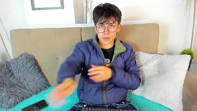 Snapshot of PepperTwink chatting on March 21, 1:12 pm PepperTwink online show from March 21, 1:12 pm