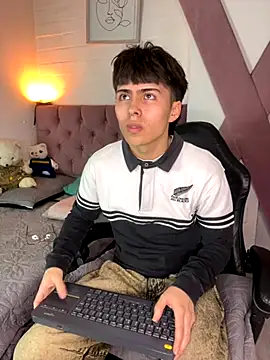 PepperTwink online show from November 19, 4:51 pm