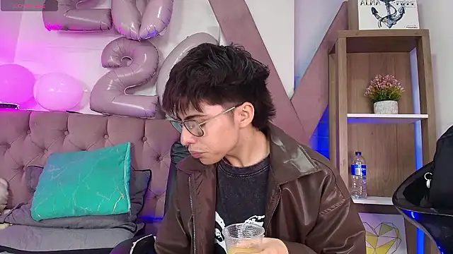 PepperTwink online show from January 14, 4:23 pm