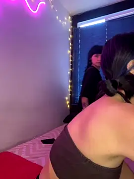 Snapshot of mavimist__ chatting on November 16, 9:31 pm mavimist online show from November 16, 9:31 pm